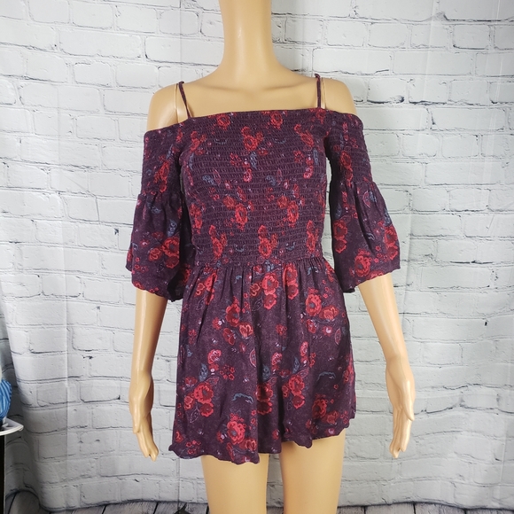 Hollister Floral Romper - Picture 1 of 6